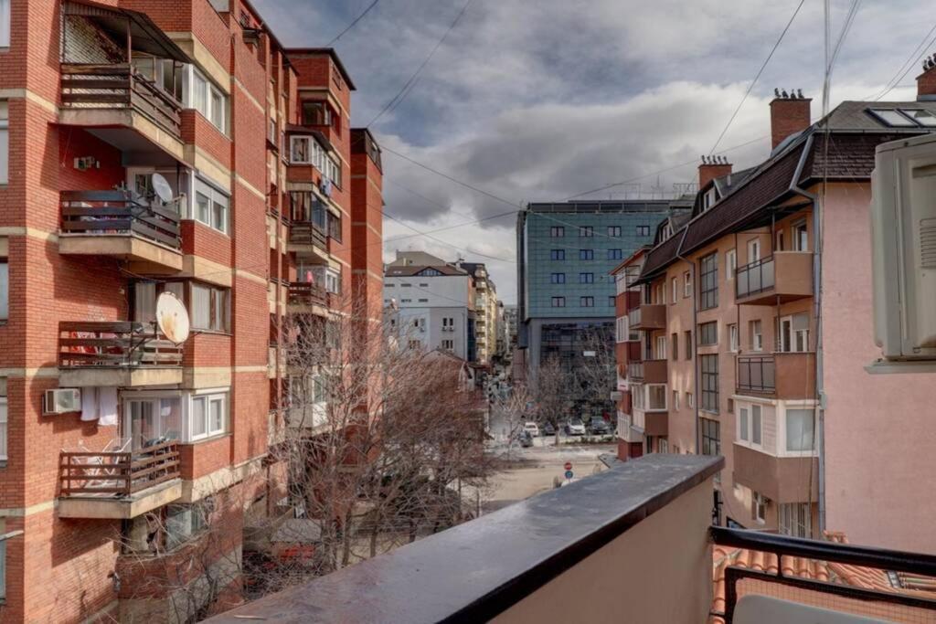 Town Square Apartment Pristina Exterior photo